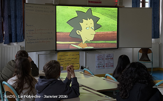 enfants devant écran vinz et lou polyèdre seynod annecy