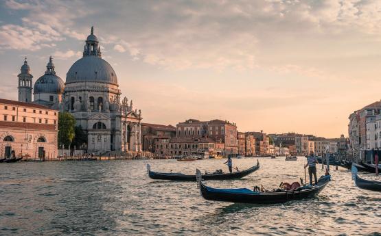 canal pirogue italie
