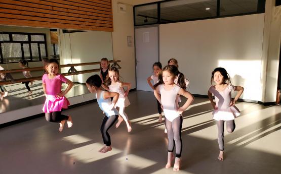 cours danse moderne contemporaine enfant polyedre seynod annecy