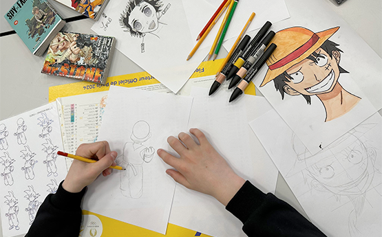 dessin mangas avec mains enfants polyèdre seynod annecy