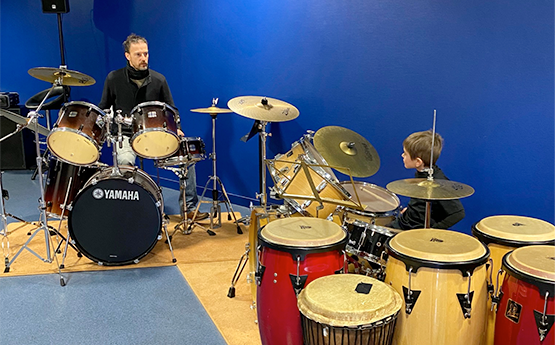 cours de batterie percussions enfant adulte polyèdre seynod