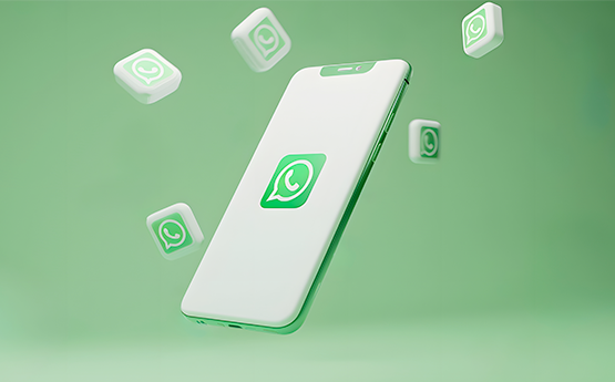 smartphone avec logo WhatsApp