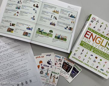livre et papier en anglais polyedre seynod annecy